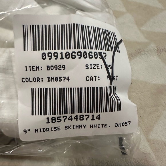 J crew 9" mid-rise skinny jean in signature stretch - Picture 5 of 5